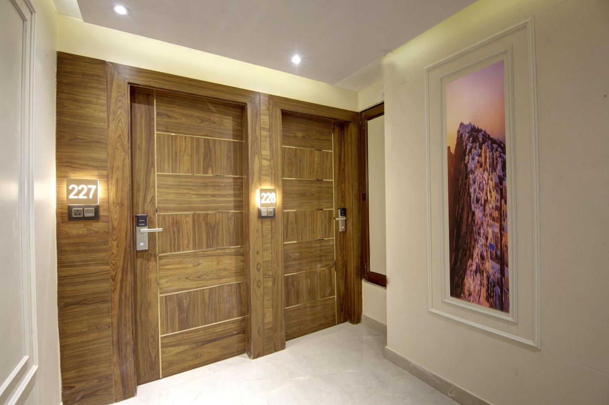 Bless Inn - Near Connaught Place New Delhi Ngoại thất bức ảnh